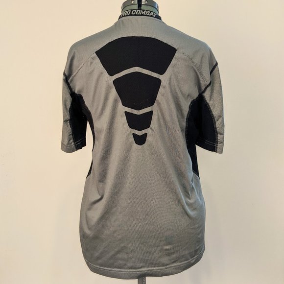 Men’s Nike Pro Combat Fitted Workout Shirt - Picture 2 of 4